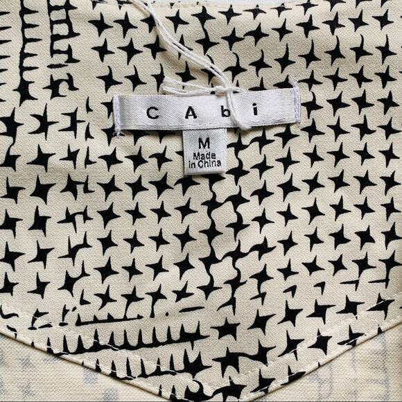 CAbi Jacket Black Cream Houndstooth Short Sleeve Zip Front Medium NWOT - Picture 2 of 13